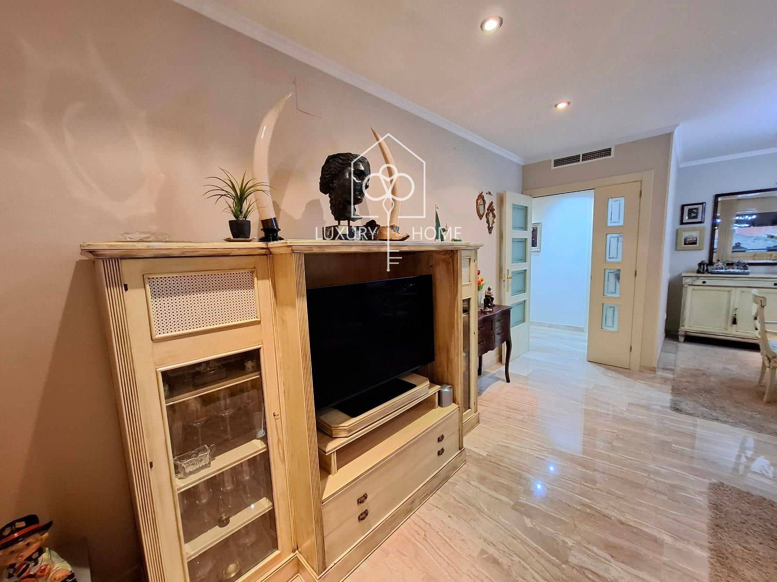 4 bedroom Penthouse for sale in L'Hospitalet de Llobregat with garage - € 699,500 (Ref: 9483950)