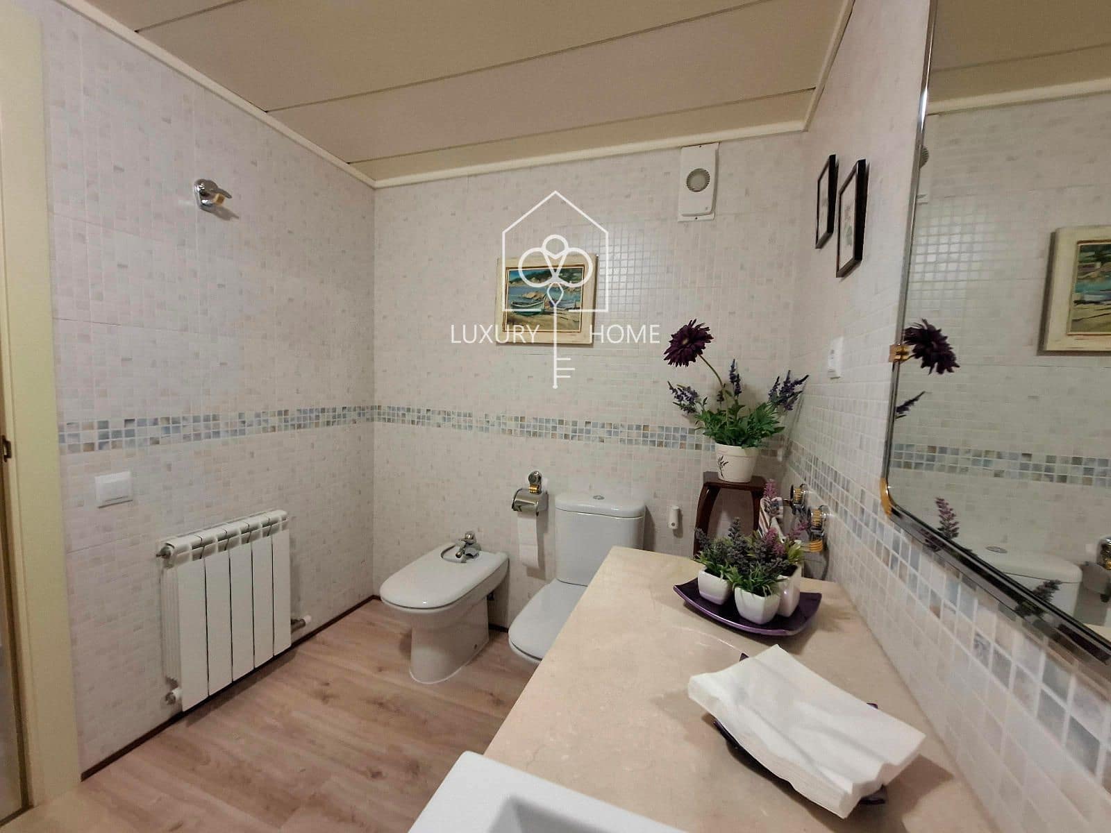 4 bedroom Penthouse for sale in L'Hospitalet de Llobregat with garage - € 699,500 (Ref: 9483950)