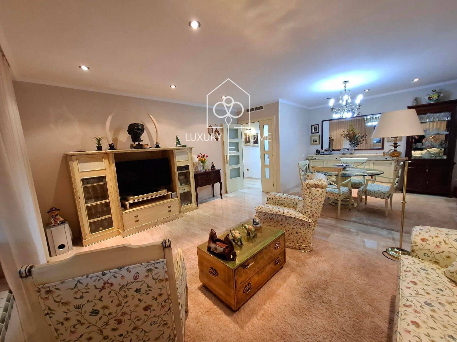 4 bedroom Penthouse for sale in L'Hospitalet de Llobregat with garage - € 699,500 (Ref: 9483950)