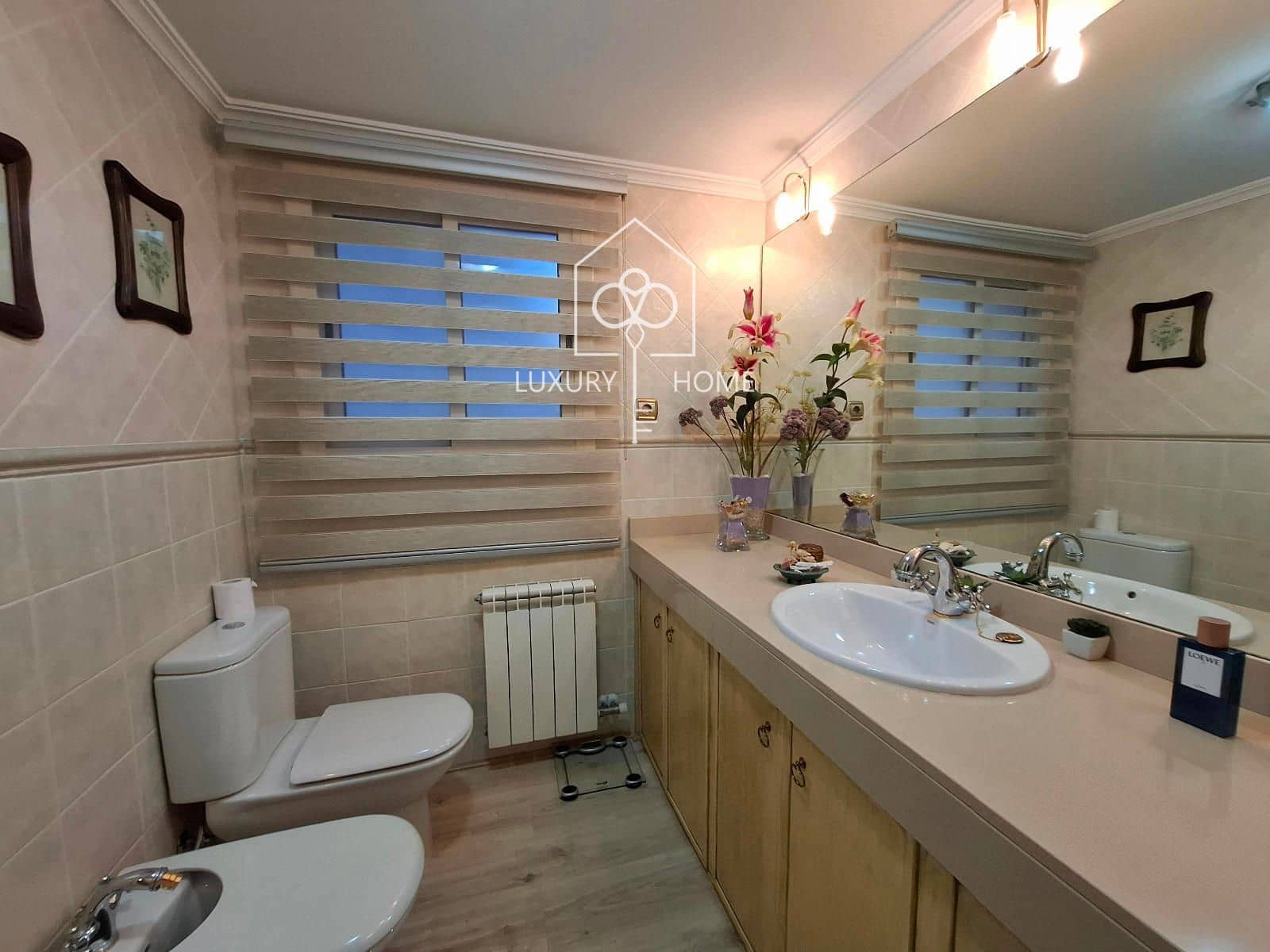 4 bedroom Penthouse for sale in L'Hospitalet de Llobregat with garage - € 699,500 (Ref: 9483950)