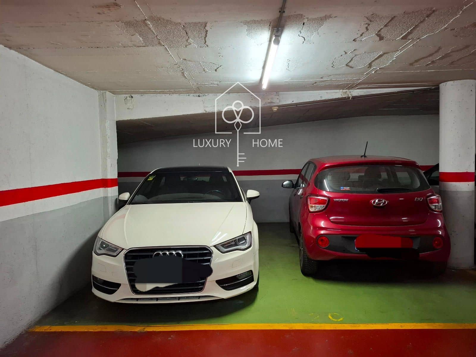 4 bedroom Penthouse for sale in L'Hospitalet de Llobregat with garage - € 699,500 (Ref: 9483950)