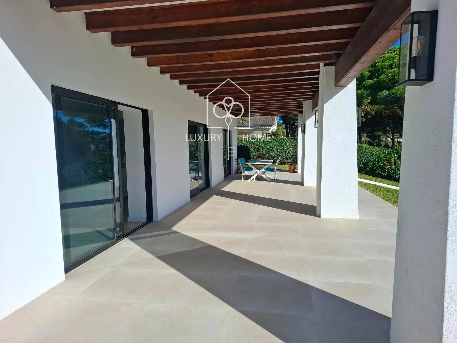 Chalet de 8 habitaciones en Sant Andreu de Llavaneres en venta con piscina - 2.475.000 € (Ref: 9483951)