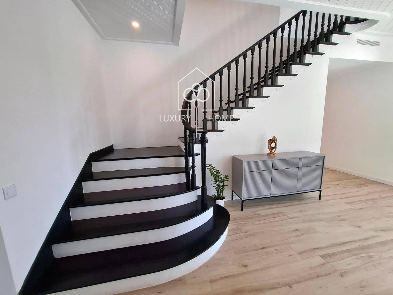 Chalet de 8 habitaciones en Sant Andreu de Llavaneres en venta con piscina - 2.475.000 € (Ref: 9483951)