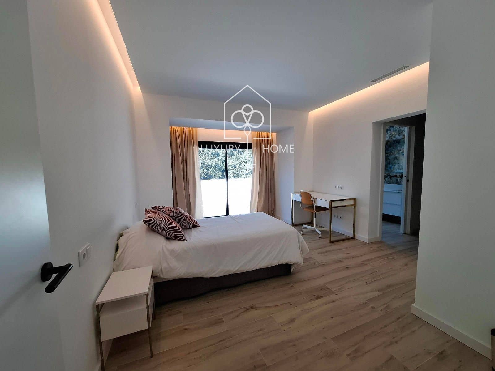 Chalet de 8 habitaciones en Sant Andreu de Llavaneres en venta con piscina - 2.475.000 € (Ref: 9483951)