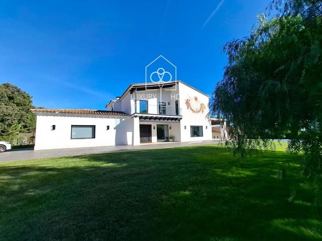 Chalet de 8 habitaciones en Sant Andreu de Llavaneres en venta con piscina - 2.475.000 € (Ref: 9483951)