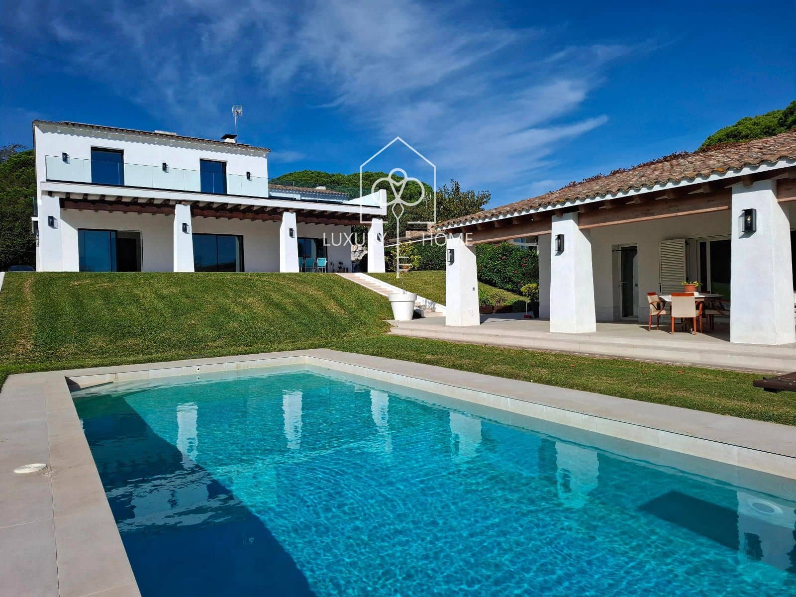 Chalet de 8 habitaciones en Sant Andreu de Llavaneres en venta con piscina - 2.475.000 € (Ref: 9483951)