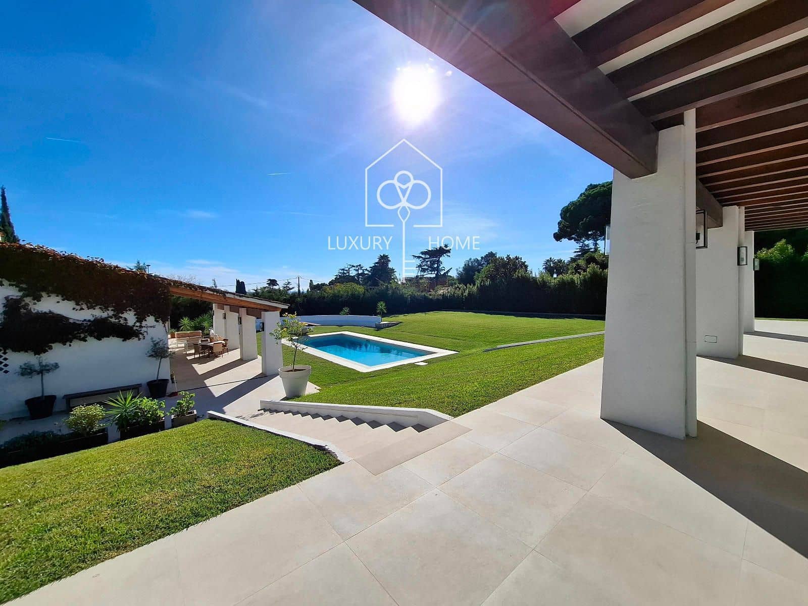 Chalet de 8 habitaciones en Sant Andreu de Llavaneres en venta con piscina - 2.475.000 € (Ref: 9483951)