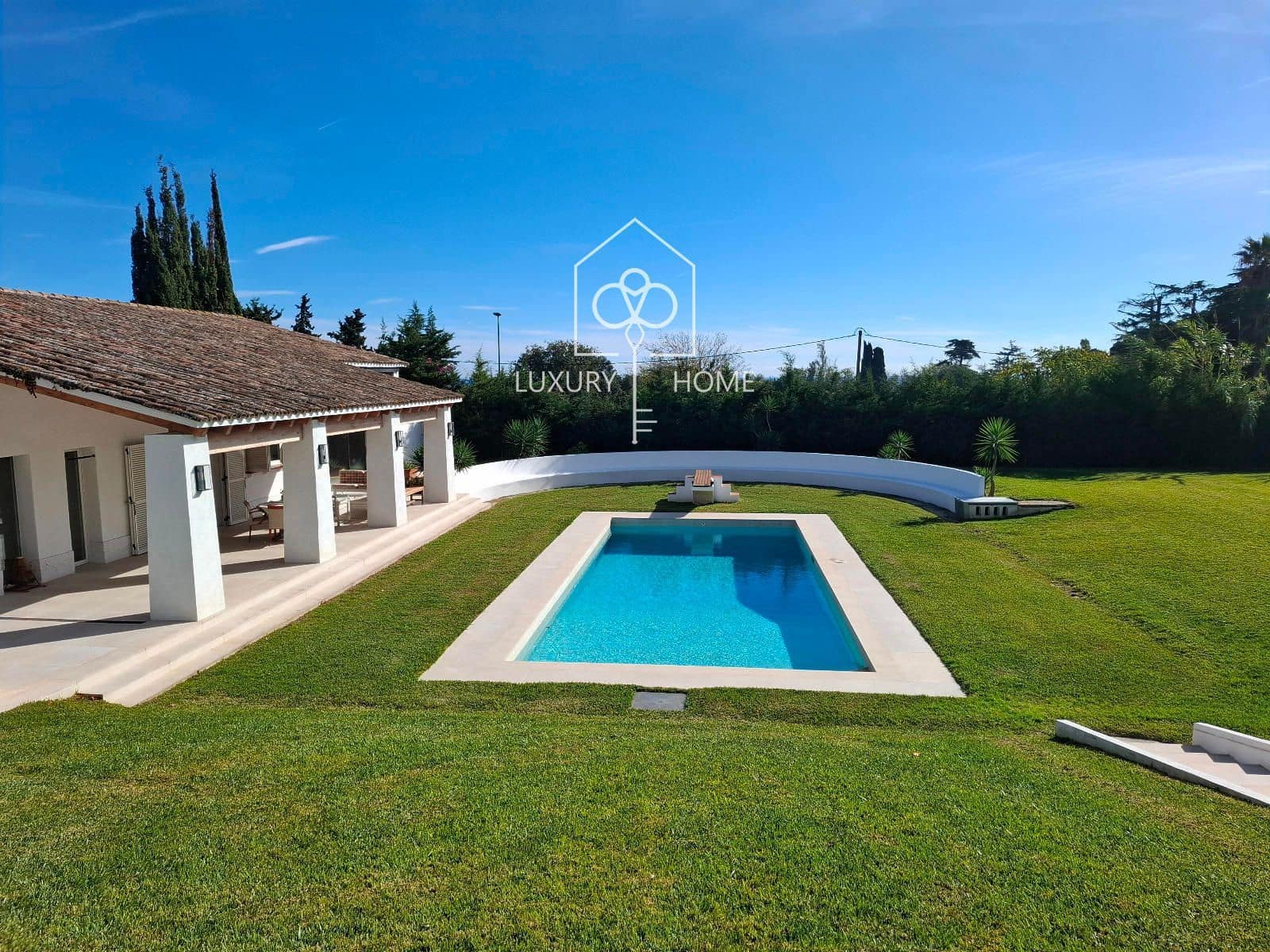 Chalet de 8 habitaciones en Sant Andreu de Llavaneres en venta con piscina - 2.475.000 € (Ref: 9483951)