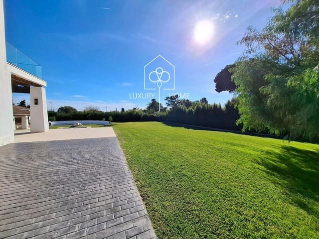 Chalet de 8 habitaciones en Sant Andreu de Llavaneres en venta con piscina - 2.475.000 € (Ref: 9483951)