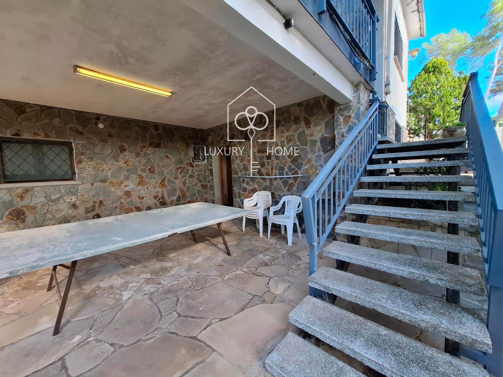 4 bedroom Villa for sale in Begues with pool garage - € 620,000 (Ref: 9483952)