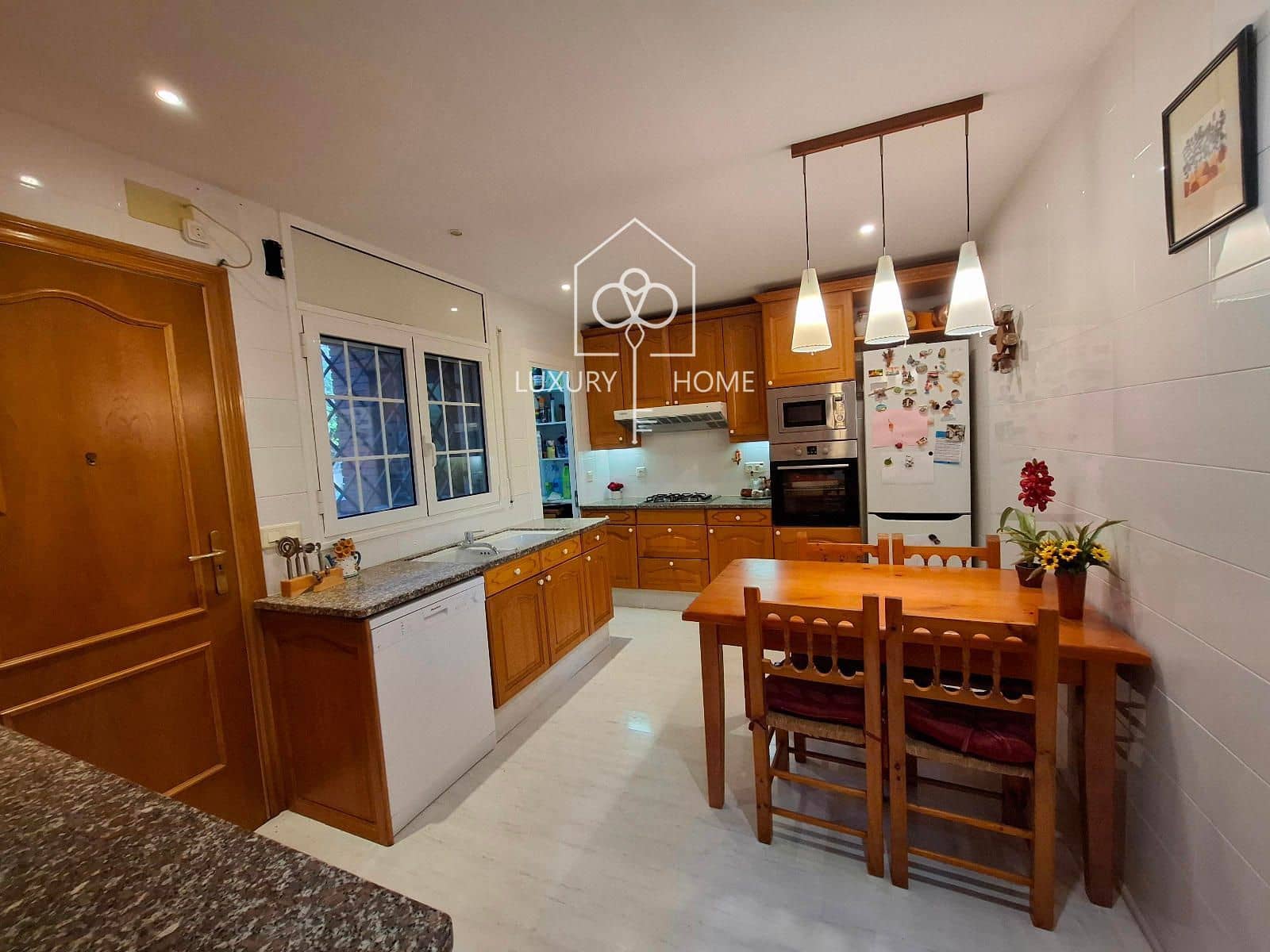 4 bedroom Villa for sale in Begues with pool garage - € 620,000 (Ref: 9483952)