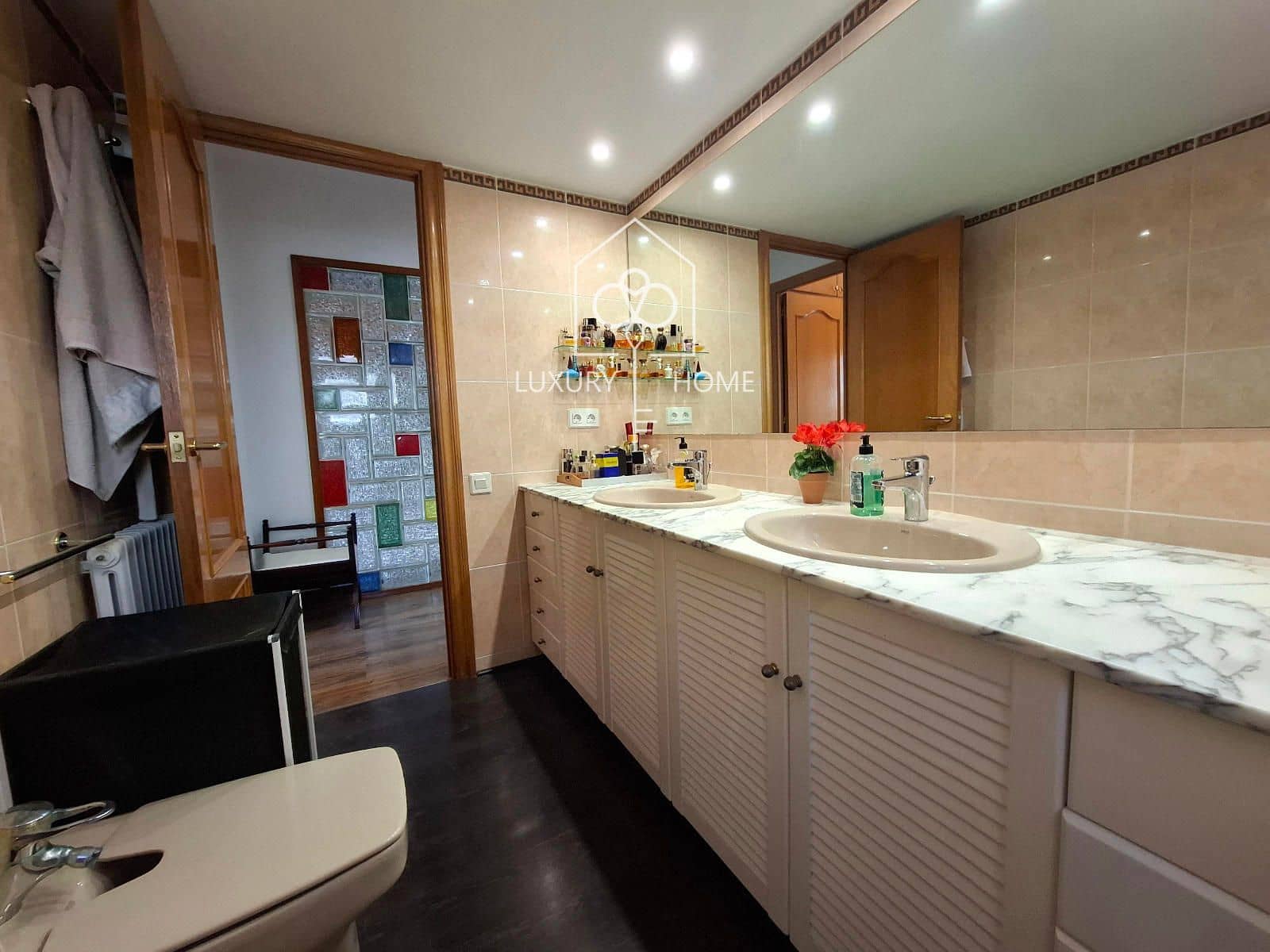 4 bedroom Villa for sale in Begues with pool garage - € 620,000 (Ref: 9483952)