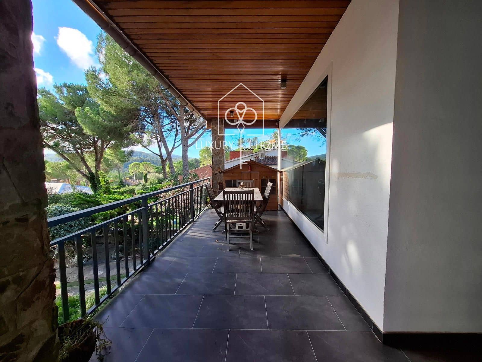 4 bedroom Villa for sale in Begues with pool garage - € 620,000 (Ref: 9483952)