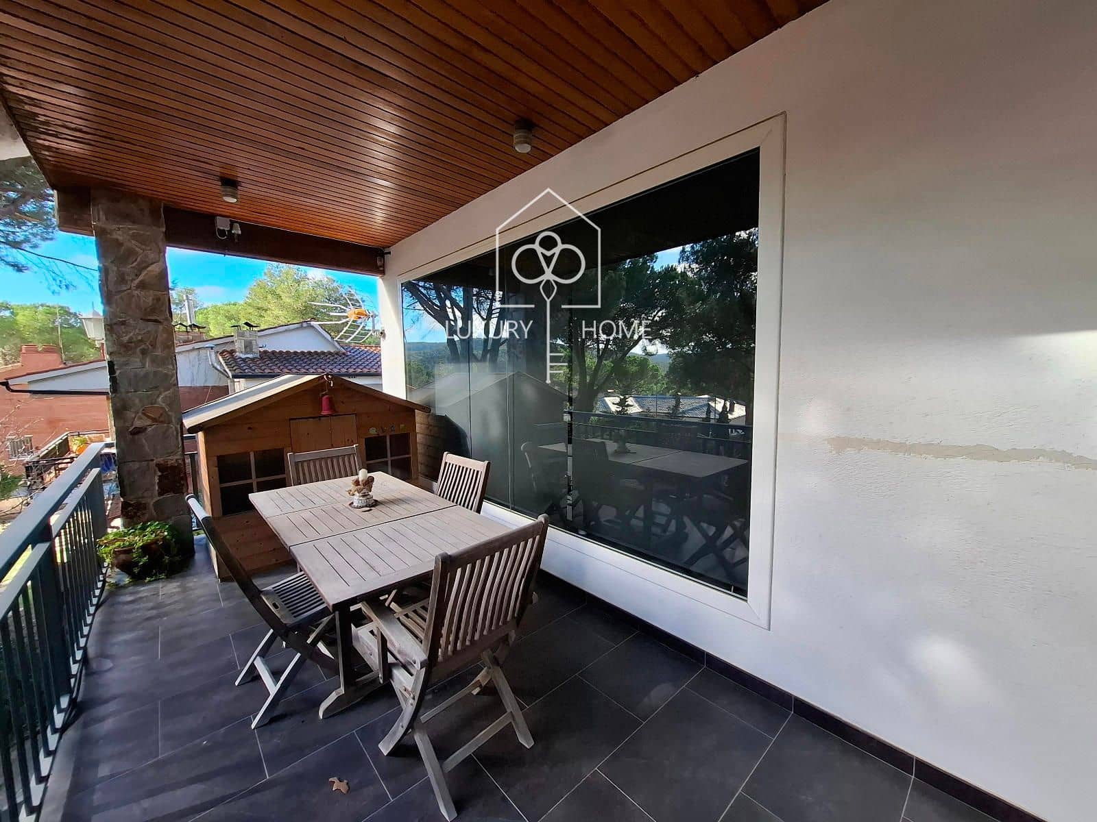 4 bedroom Villa for sale in Begues with pool garage - € 620,000 (Ref: 9483952)