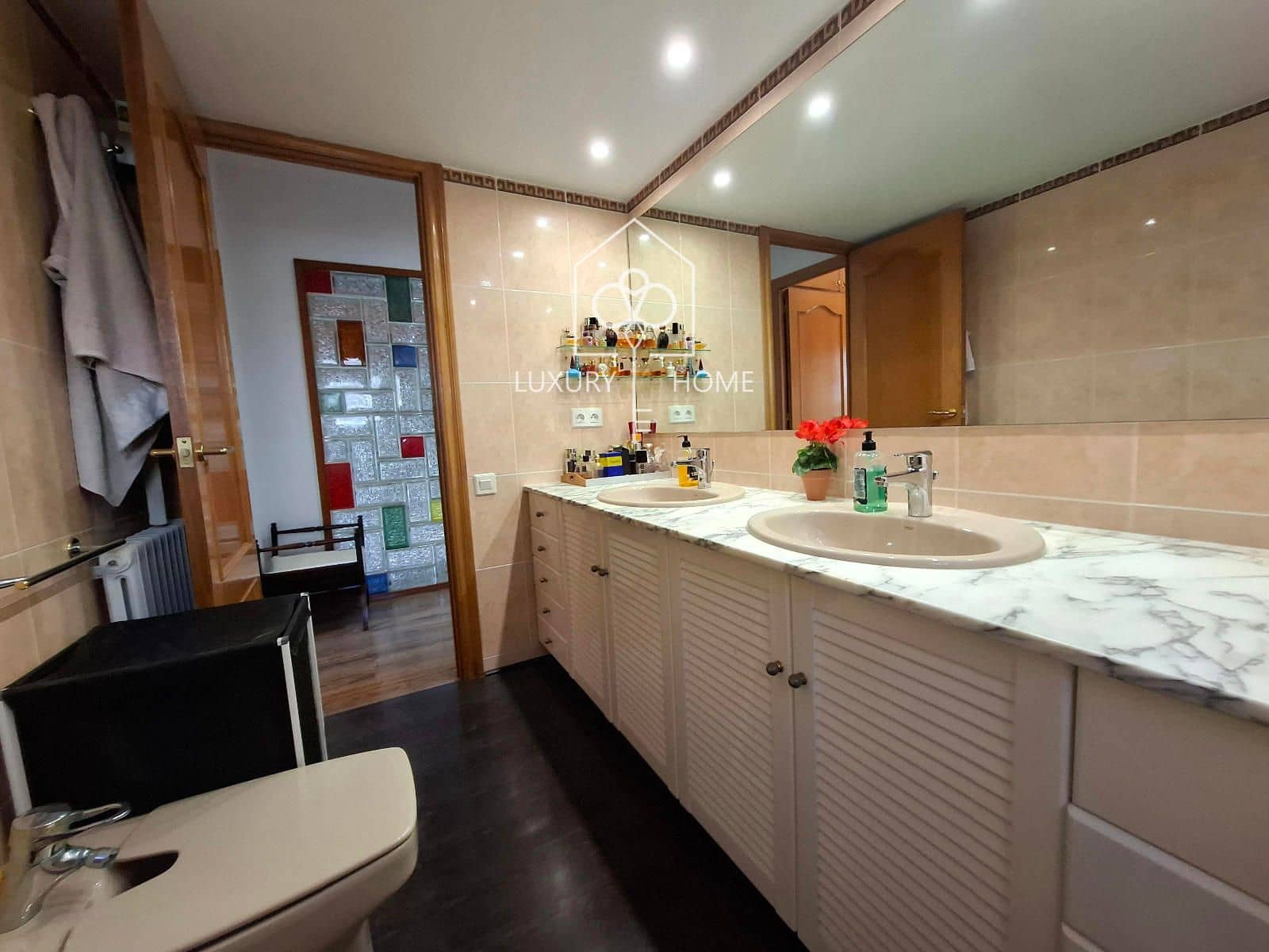 4 bedroom Villa for sale in Begues with pool garage - € 620,000 (Ref: 9483952)