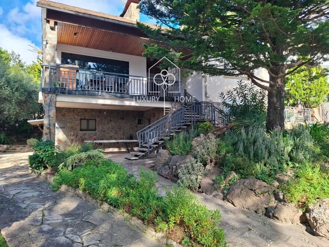 4 bedroom Villa for sale in Begues with pool garage - € 620,000 (Ref: 9483952)