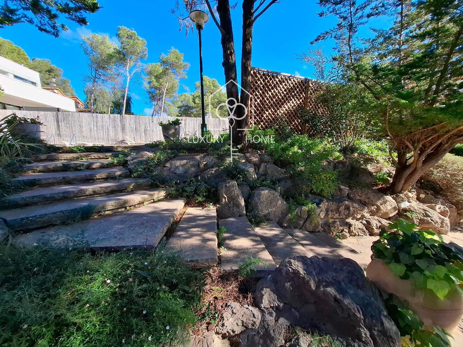 4 bedroom Villa for sale in Begues with pool garage - € 620,000 (Ref: 9483952)