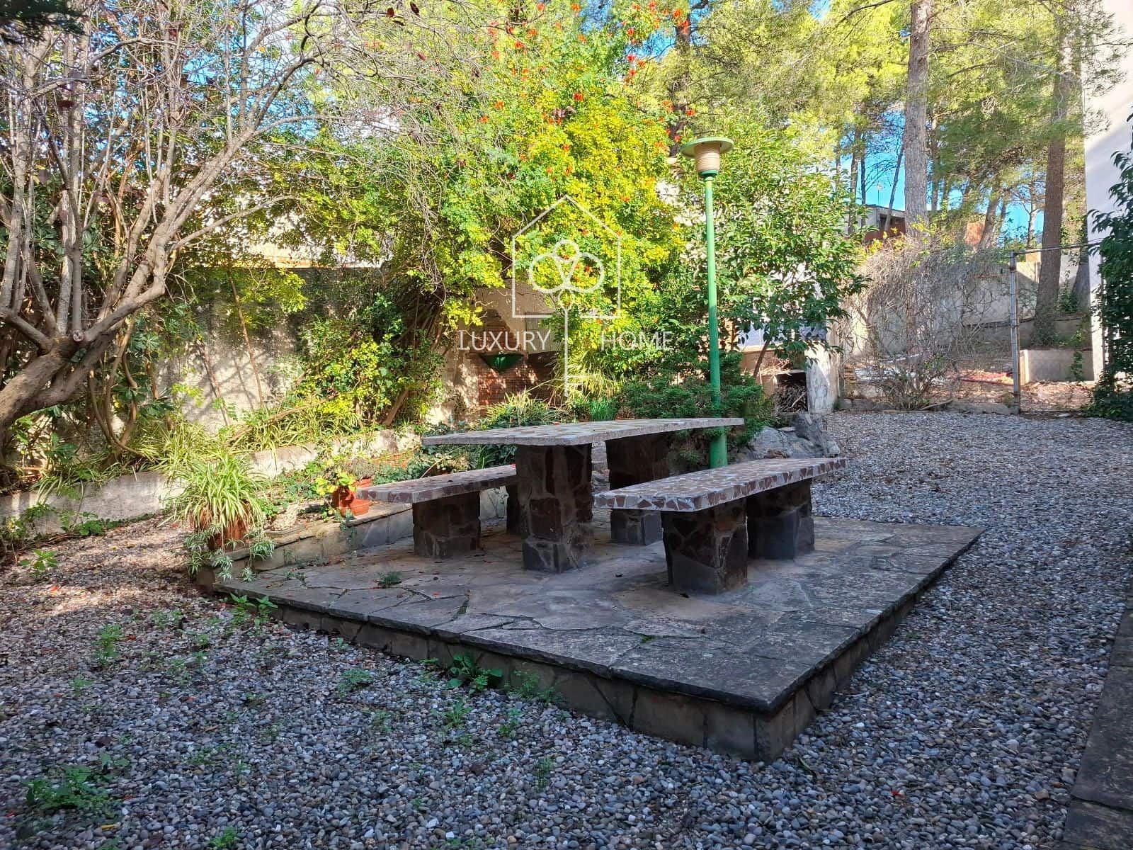 4 bedroom Villa for sale in Begues with pool garage - € 620,000 (Ref: 9483952)