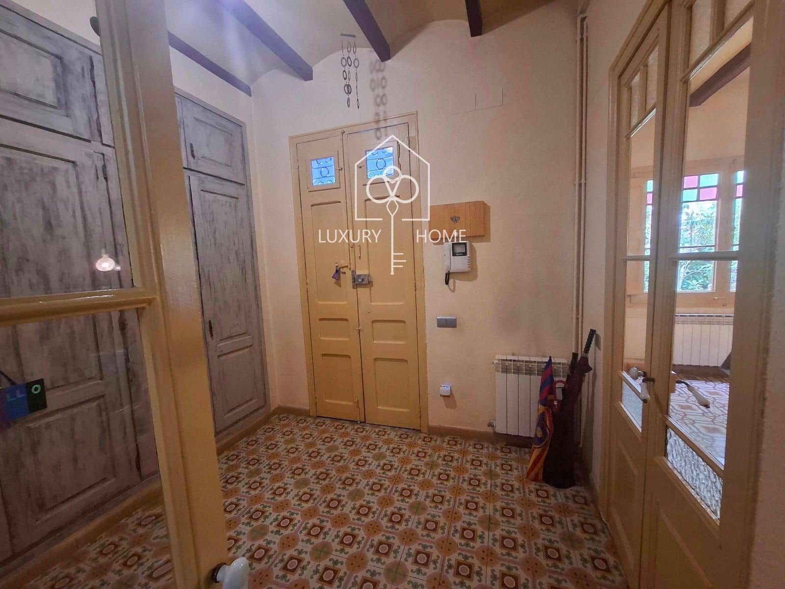 5 bedroom Villa for sale in Begues with garage - € 575,000 (Ref: 9483953)