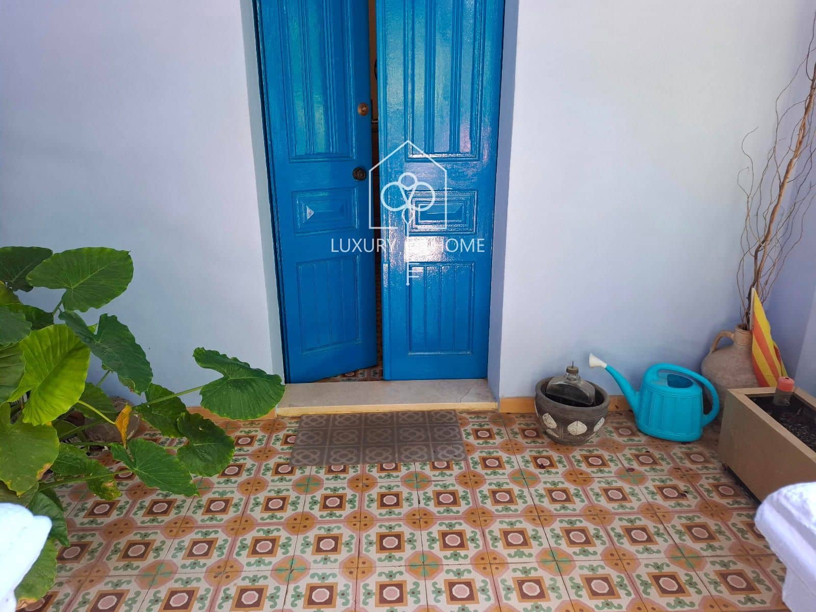 5 bedroom Villa for sale in Begues with garage - € 575,000 (Ref: 9483953)