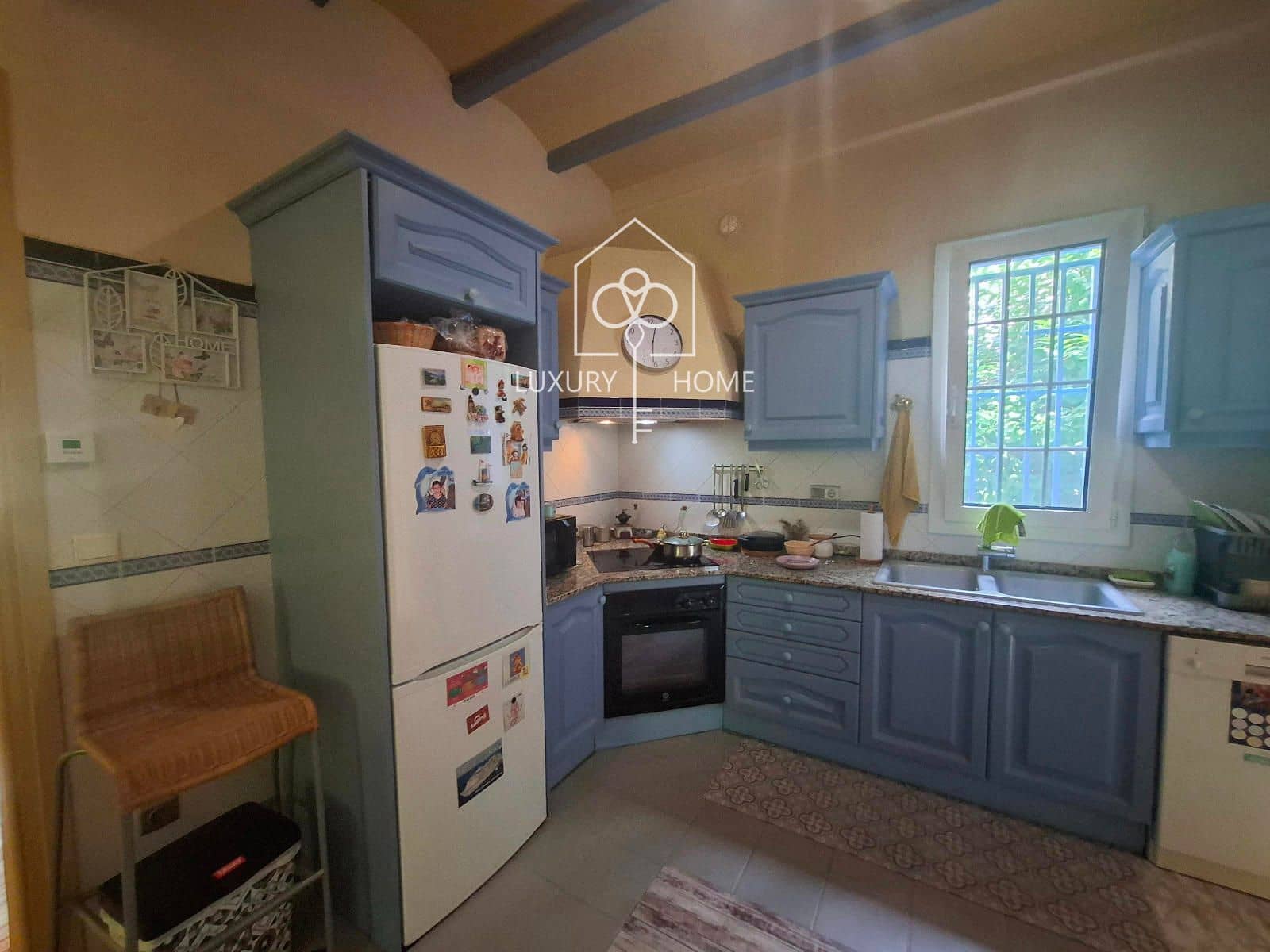 5 bedroom Villa for sale in Begues with garage - € 575,000 (Ref: 9483953)