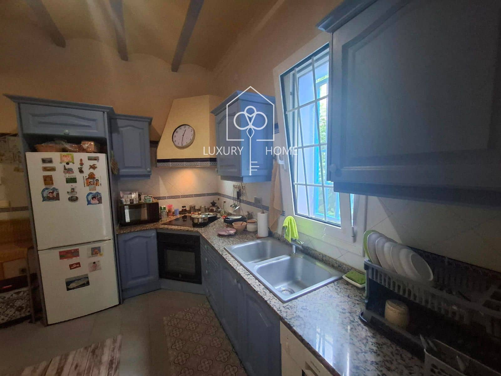 5 bedroom Villa for sale in Begues with garage - € 575,000 (Ref: 9483953)