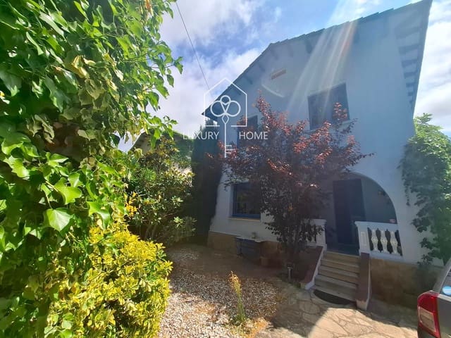 5 bedroom Villa for sale in Begues with garage - € 575,000 (Ref: 9483953)