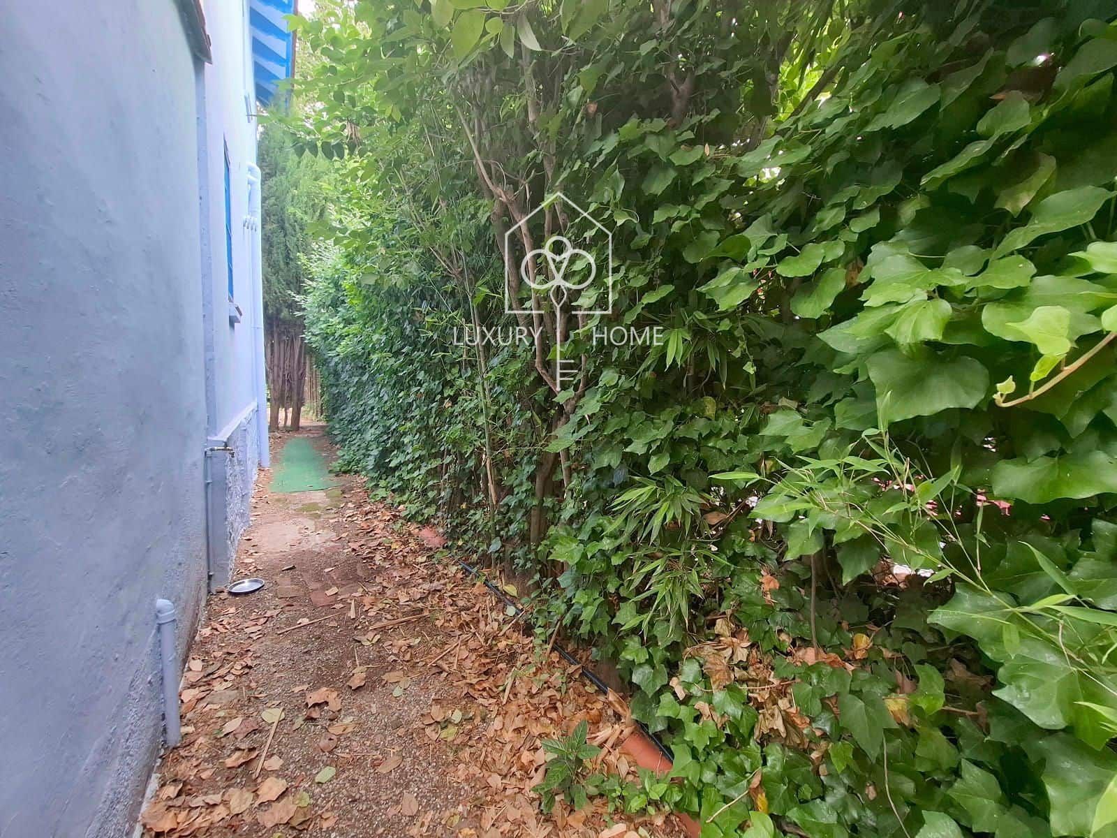 5 bedroom Villa for sale in Begues with garage - € 575,000 (Ref: 9483953)