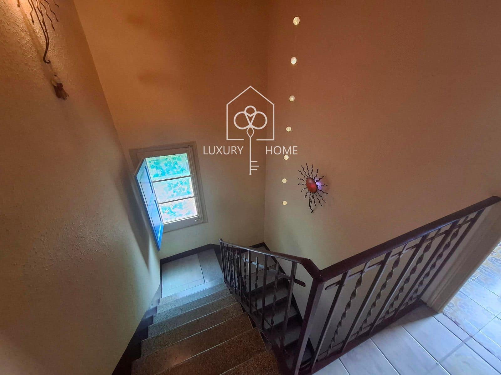 5 bedroom Villa for sale in Begues with garage - € 575,000 (Ref: 9483953)