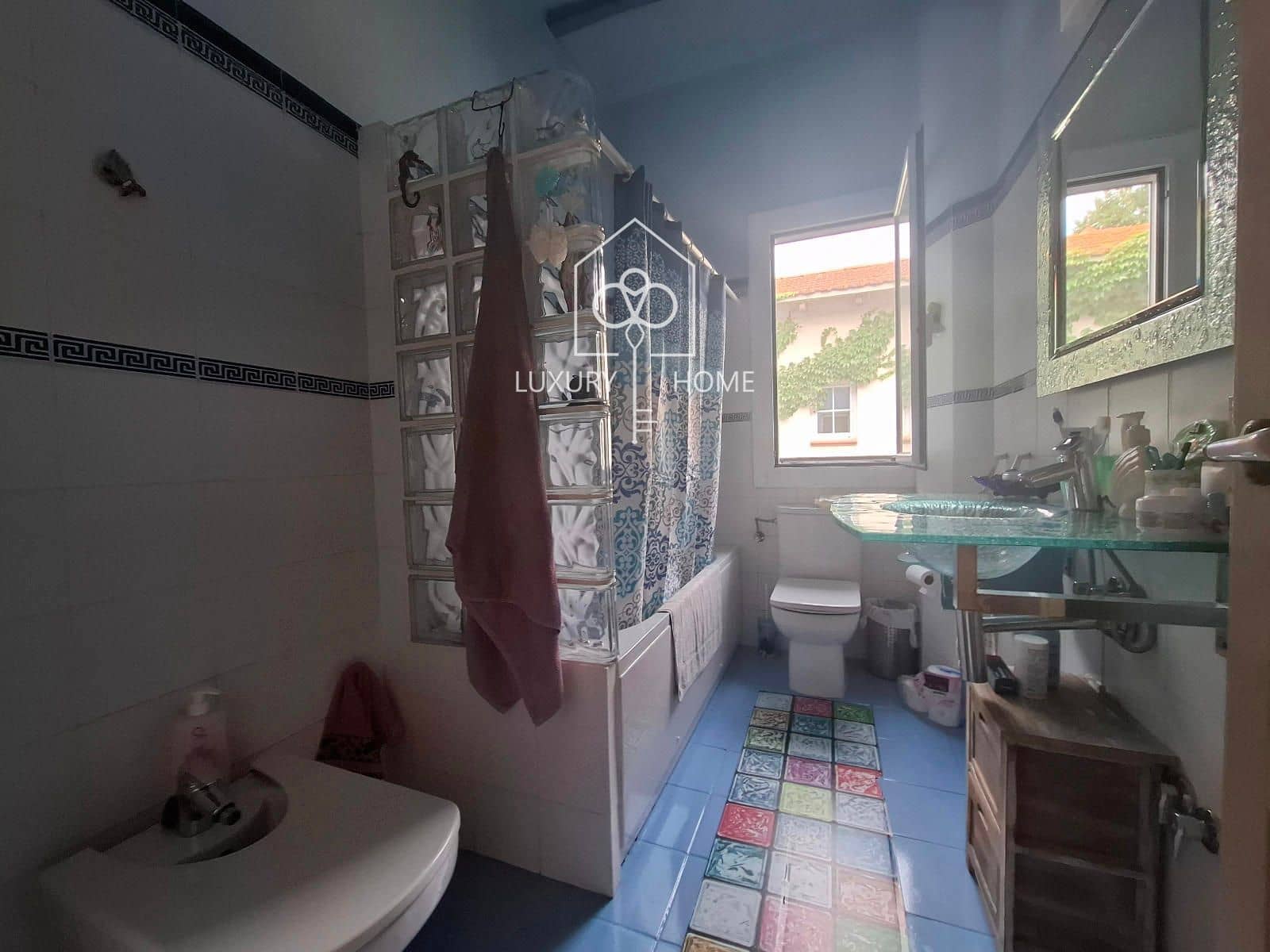 5 bedroom Villa for sale in Begues with garage - € 575,000 (Ref: 9483953)