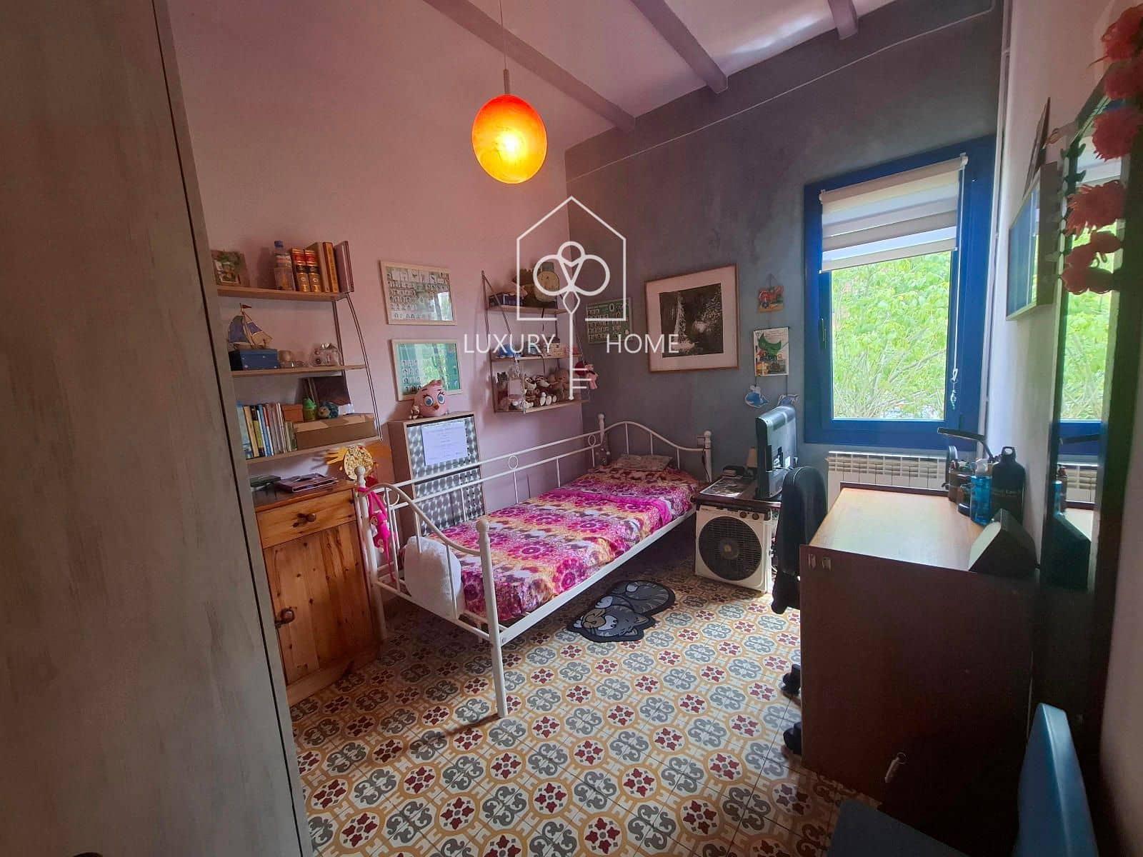 5 bedroom Villa for sale in Begues with garage - € 575,000 (Ref: 9483953)