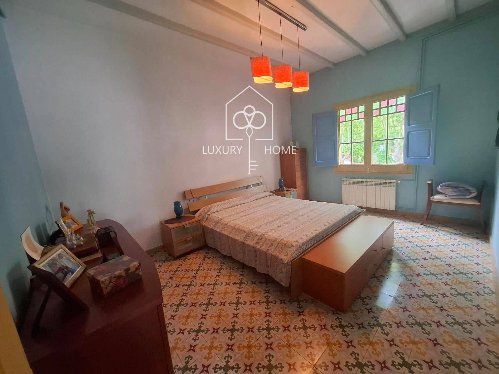 5 bedroom Villa for sale in Begues with garage - € 575,000 (Ref: 9483953)