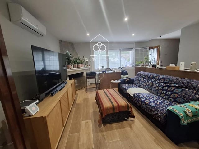 4 bedroom Villa for sale in Begues with garage - € 775,000 (Ref: 9483957)