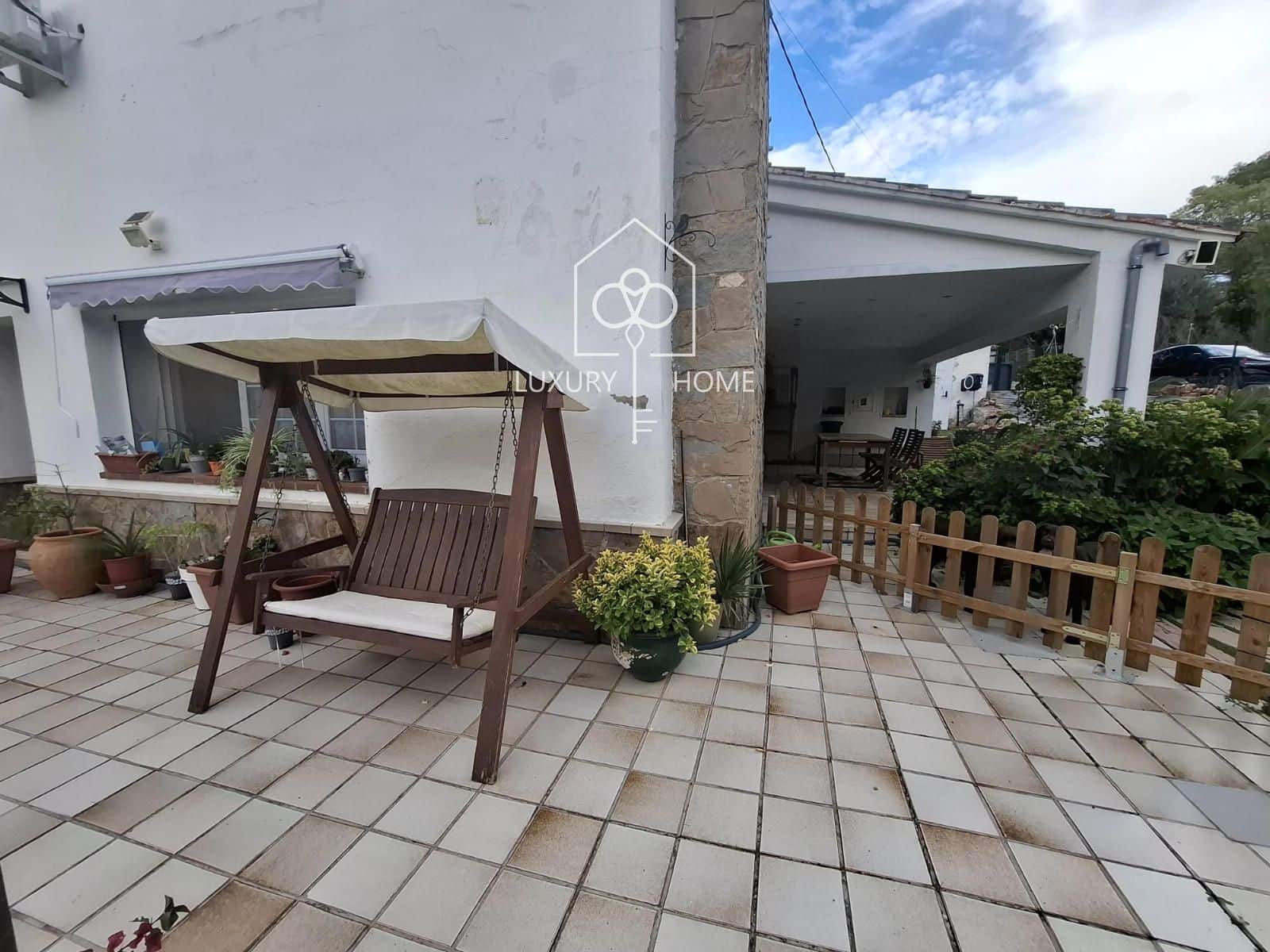 4 bedroom Villa for sale in Begues with garage - € 775,000 (Ref: 9483957)