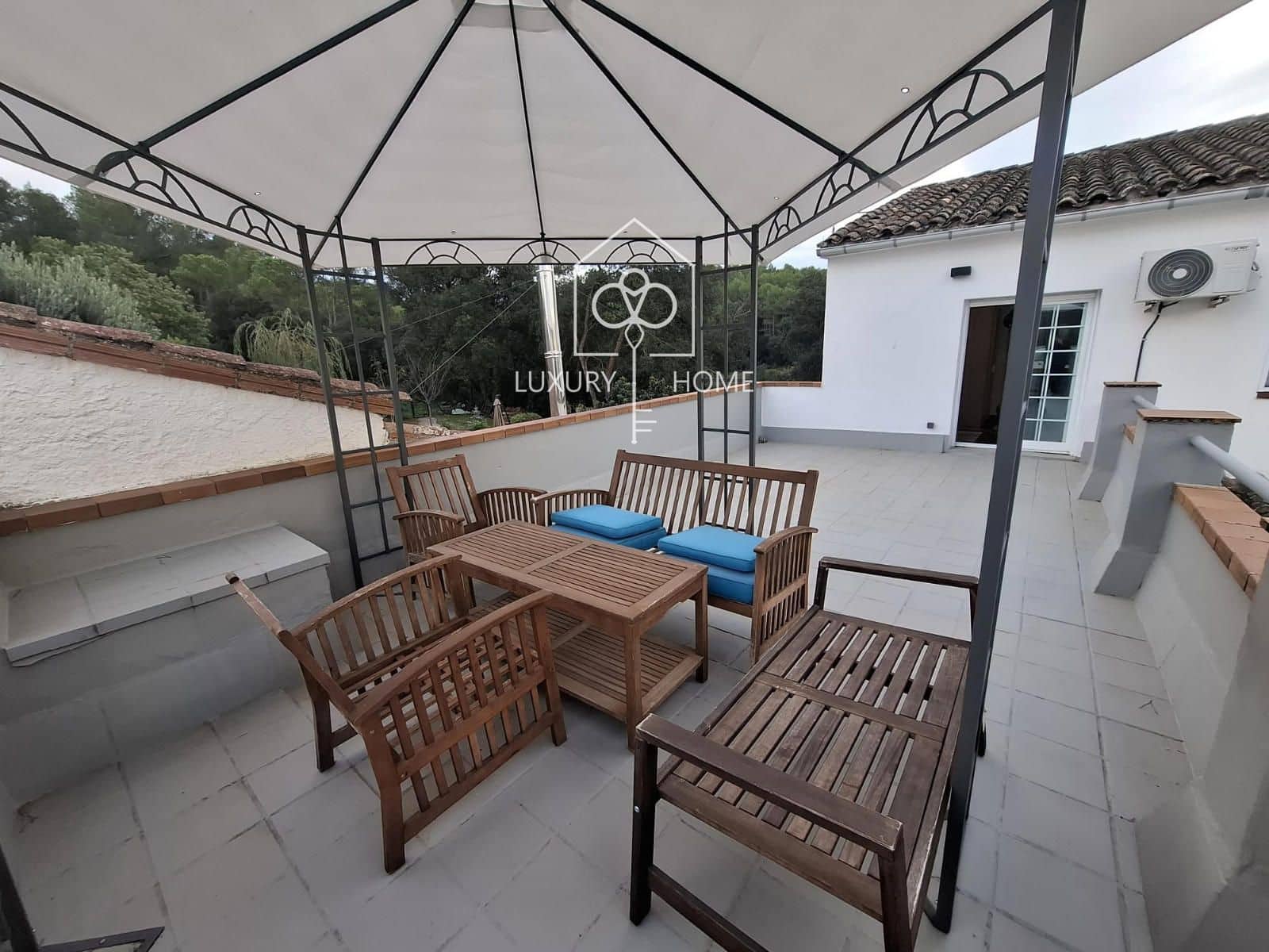 4 bedroom Villa for sale in Begues with garage - € 775,000 (Ref: 9483957)