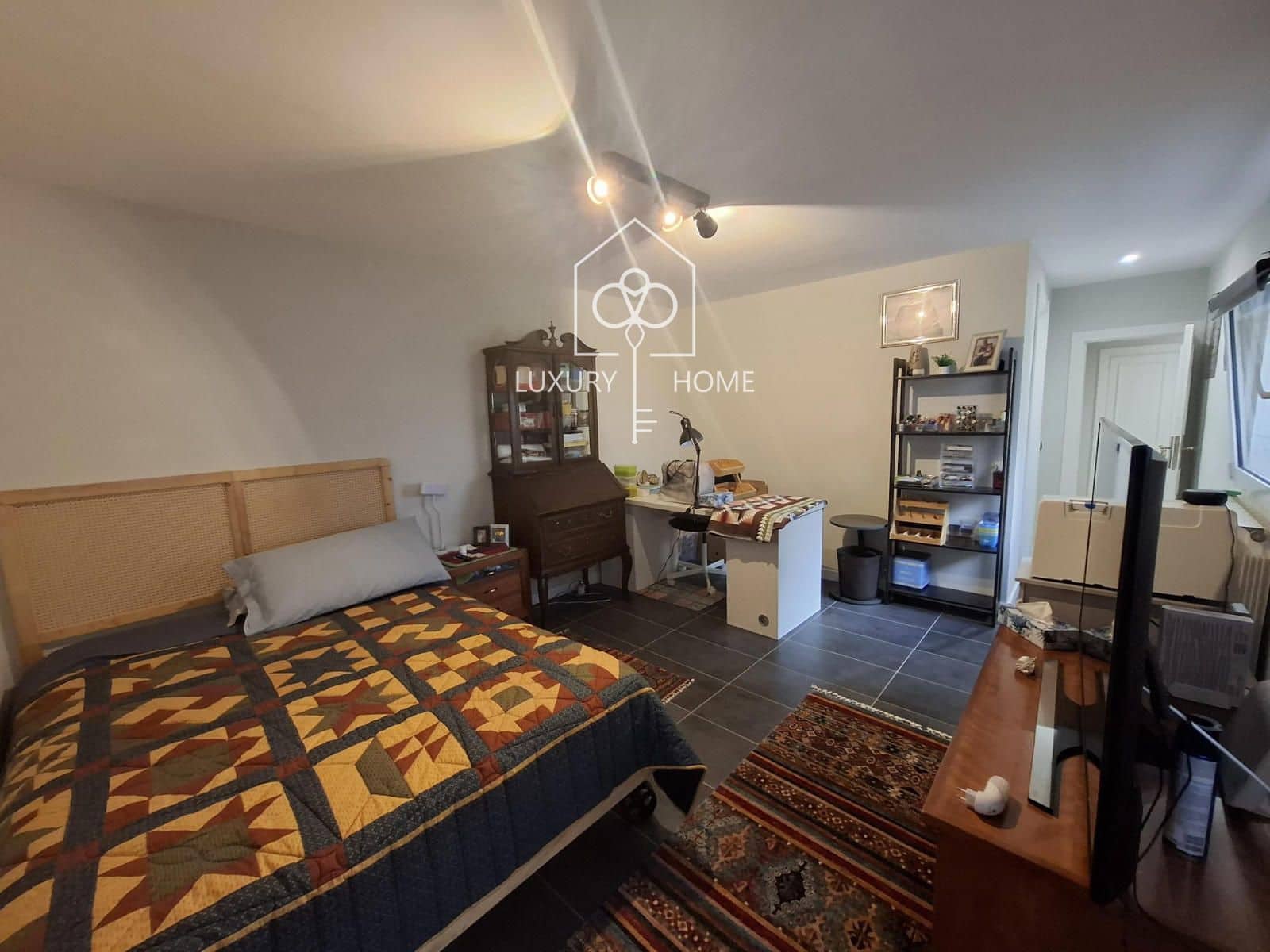 4 bedroom Villa for sale in Begues with garage - € 775,000 (Ref: 9483957)