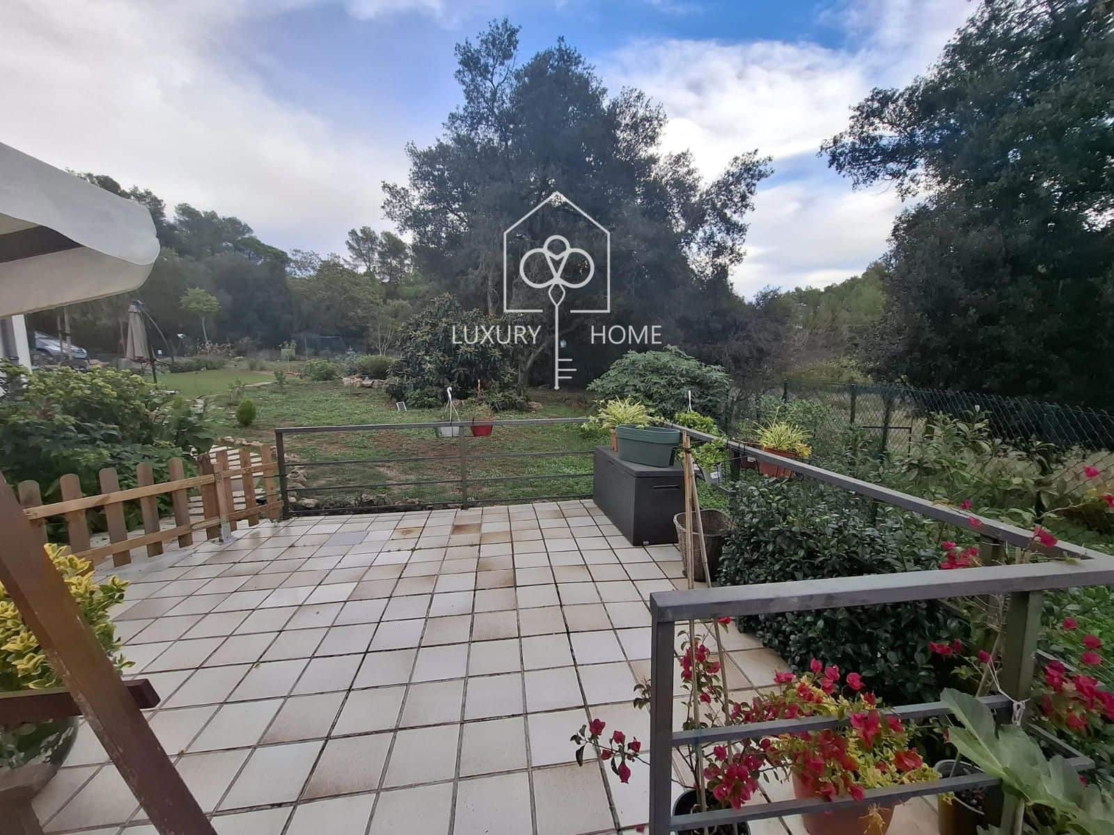 4 bedroom Villa for sale in Begues with garage - € 775,000 (Ref: 9483957)