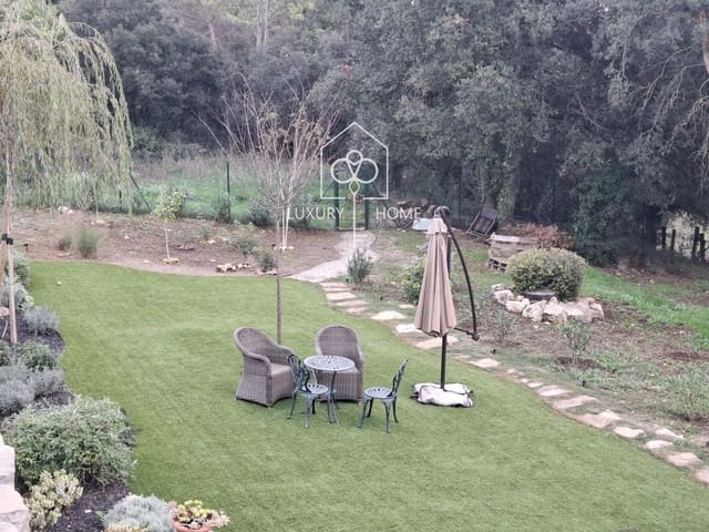 4 bedroom Villa for sale in Begues with garage - € 775,000 (Ref: 9483957)