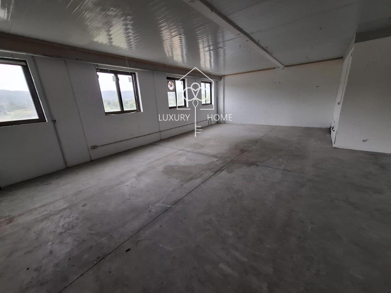 Commercial for rent in Begues - € 1,550 (Ref: 9483958)