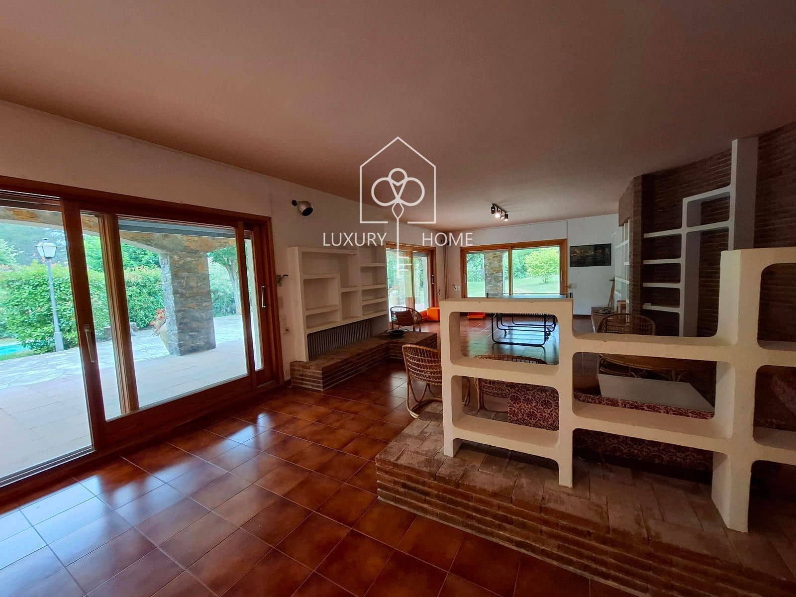 9 bedroom Villa for sale in Begues with pool garage - € 1,300,000 (Ref: 9483960)