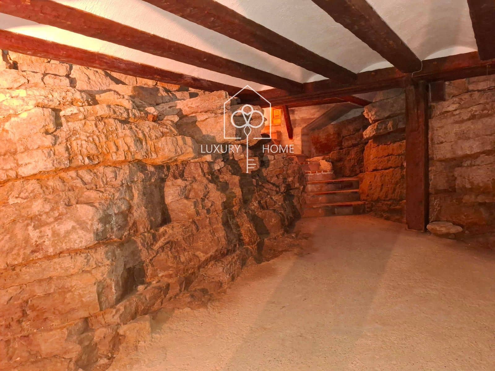 9 bedroom Villa for sale in Begues with pool garage - € 1,300,000 (Ref: 9483960)