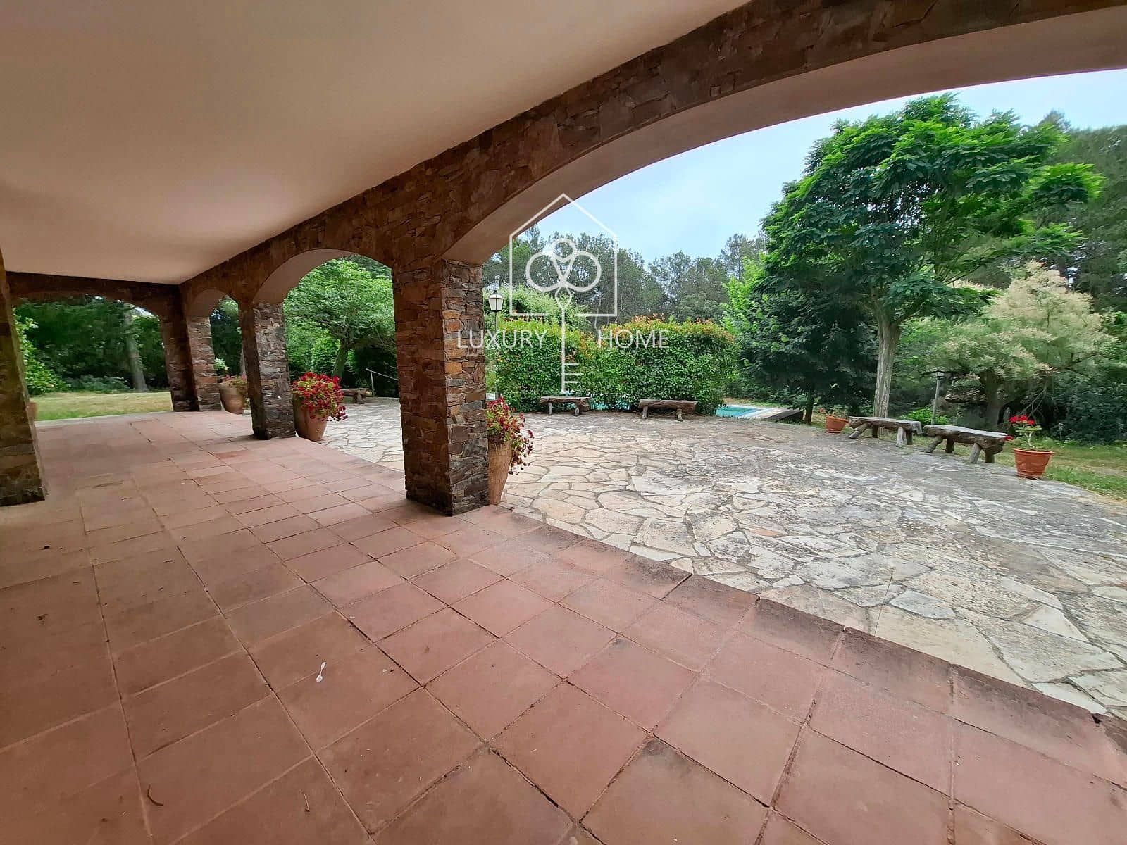 9 bedroom Villa for sale in Begues with pool garage - € 1,300,000 (Ref: 9483960)