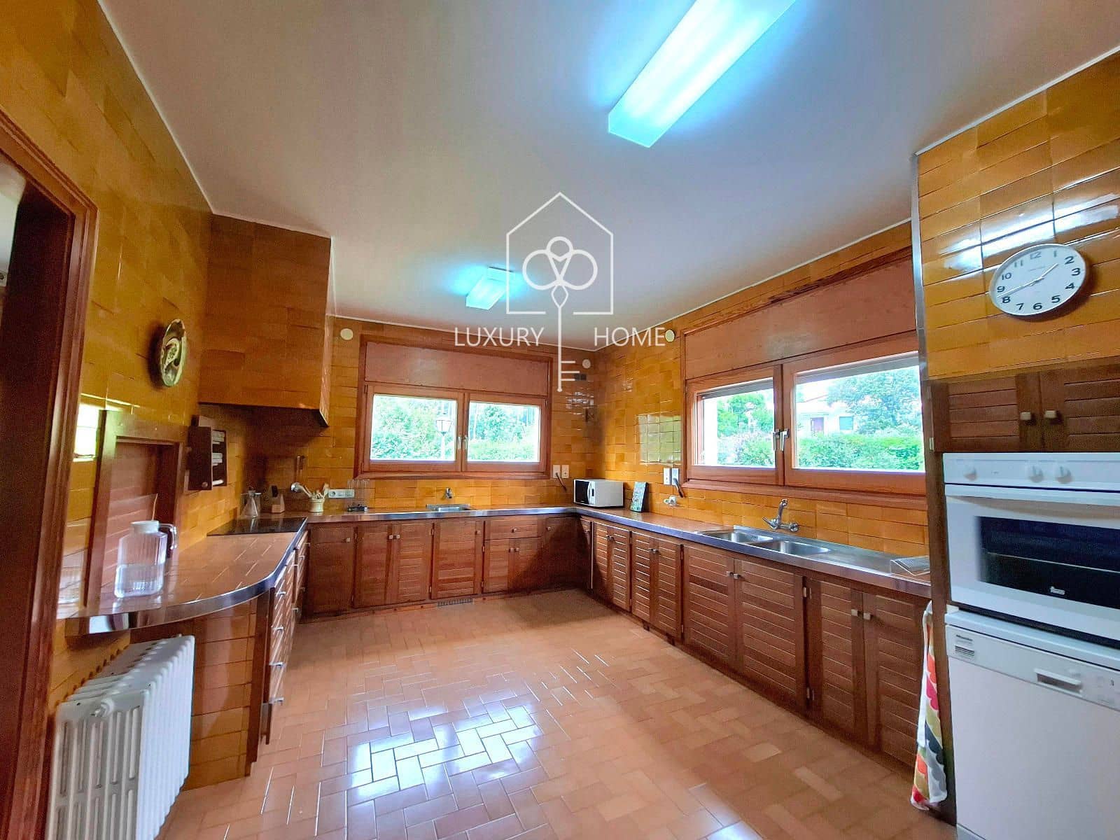 9 bedroom Villa for sale in Begues with pool garage - € 1,300,000 (Ref: 9483960)