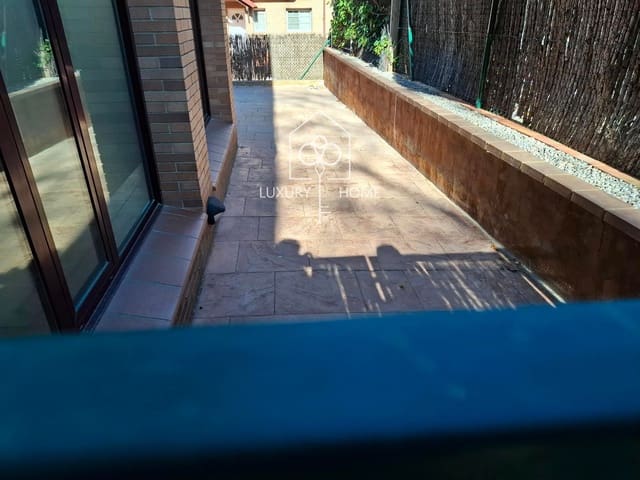 Erhverv til leje i Begues - € 900 (Ref: 9483965)