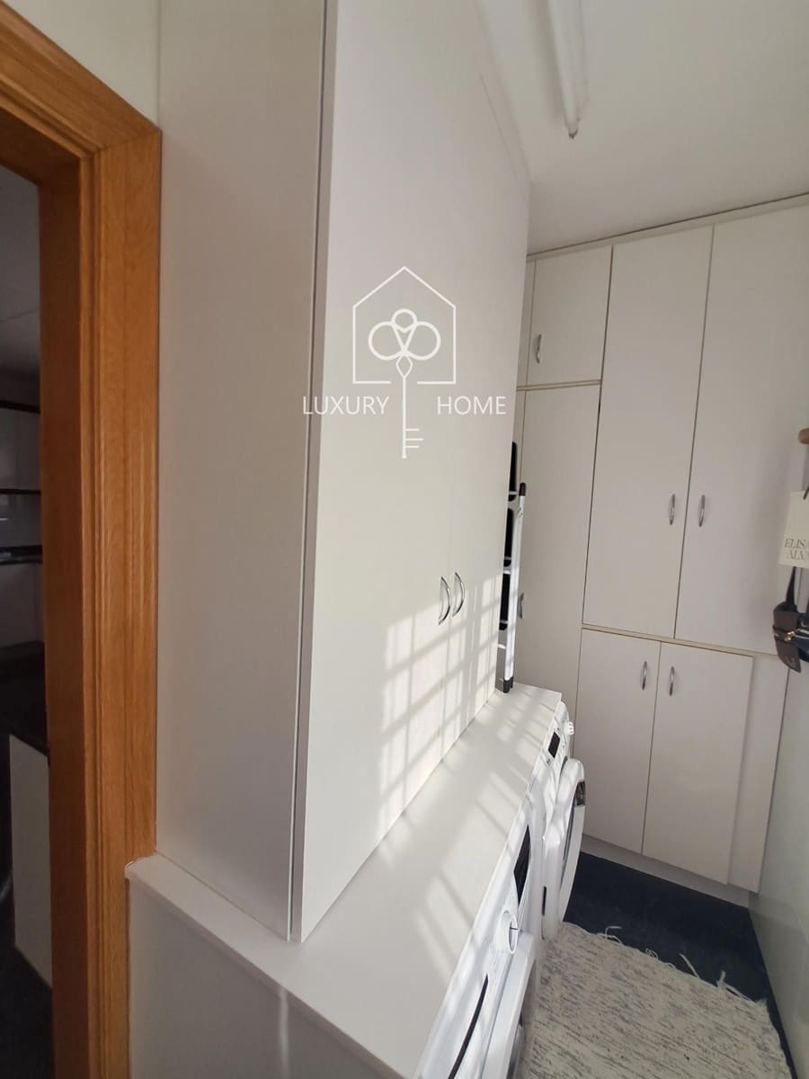 4 soveværelse Villa til salg i Viladecans med swimmingpool garage - € 990.000 (Ref: 9483968)