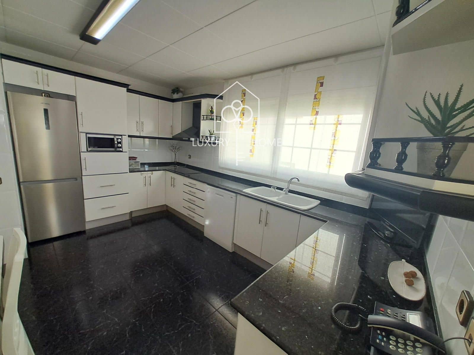 4 soveværelse Villa til salg i Viladecans med swimmingpool garage - € 990.000 (Ref: 9483968)