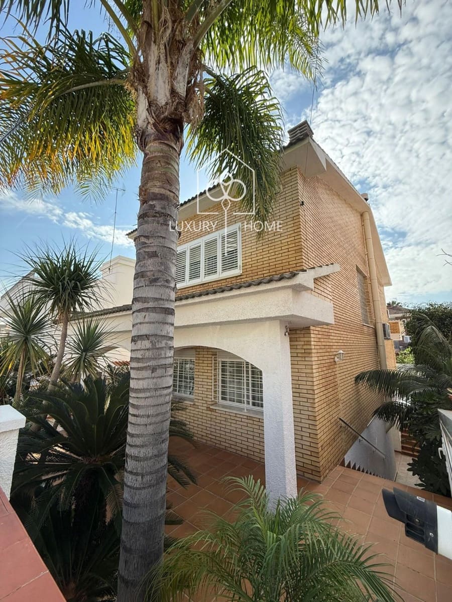 4 soveværelse Villa til salg i Viladecans med swimmingpool garage - € 990.000 (Ref: 9483968)