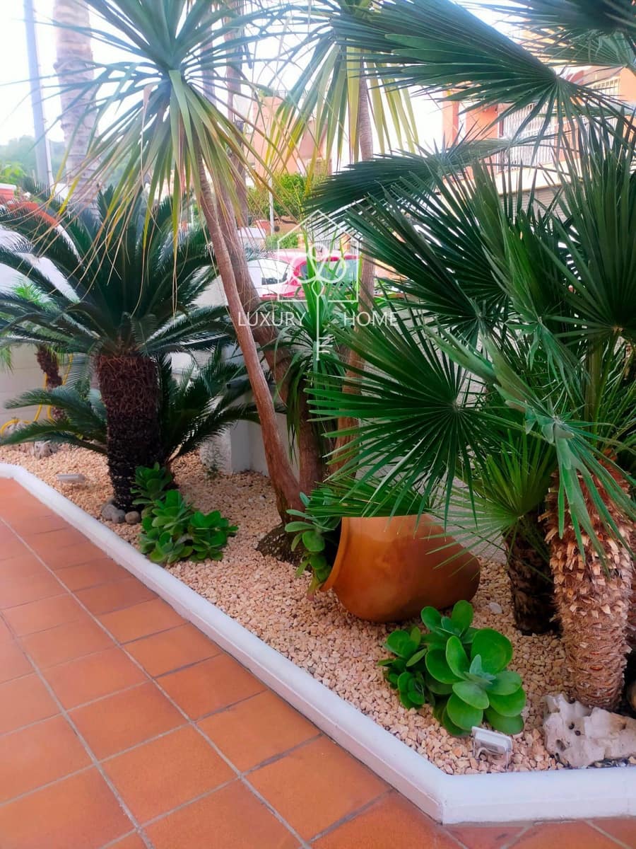 4 soveværelse Villa til salg i Viladecans med swimmingpool garage - € 990.000 (Ref: 9483968)