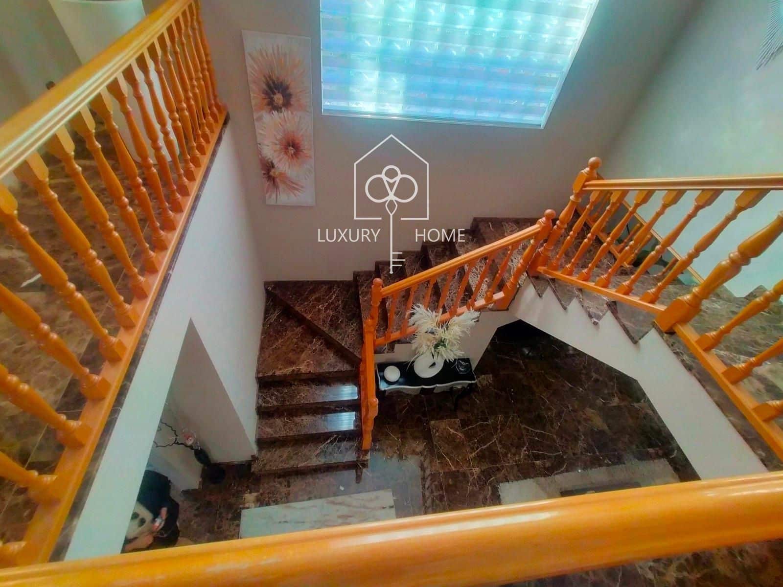 4 soveværelse Villa til salg i Viladecans med swimmingpool garage - € 990.000 (Ref: 9483968)