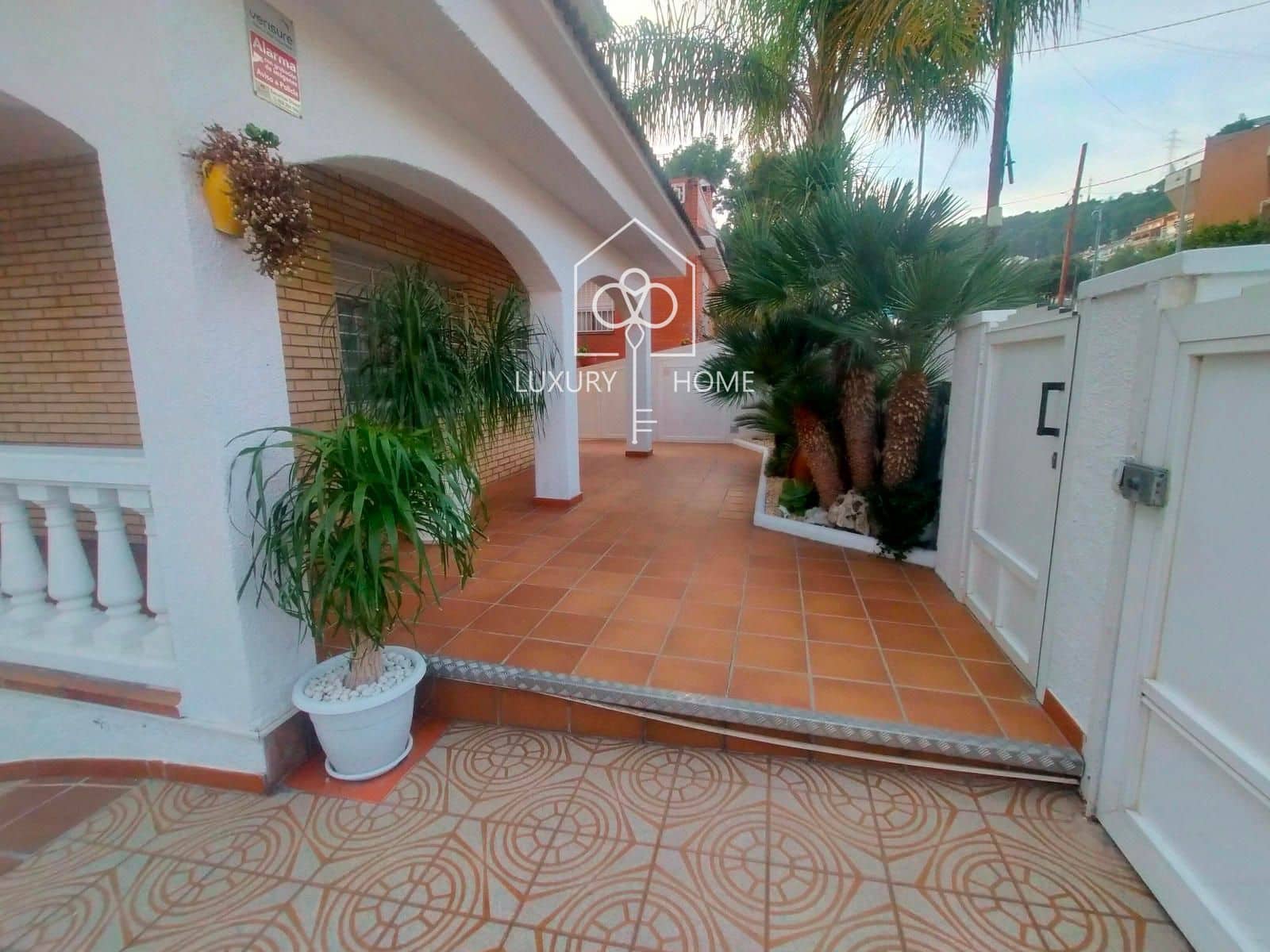 4 soveværelse Villa til salg i Viladecans med swimmingpool garage - € 990.000 (Ref: 9483968)